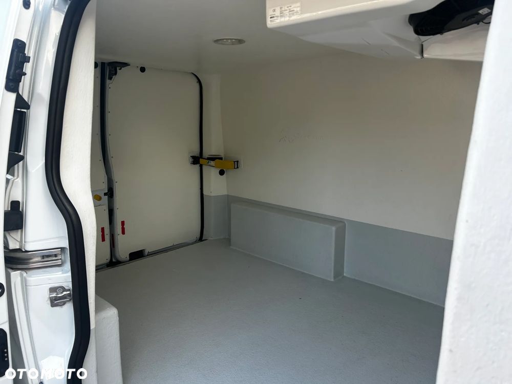 Ford TRANSIT CUSTOM - 27