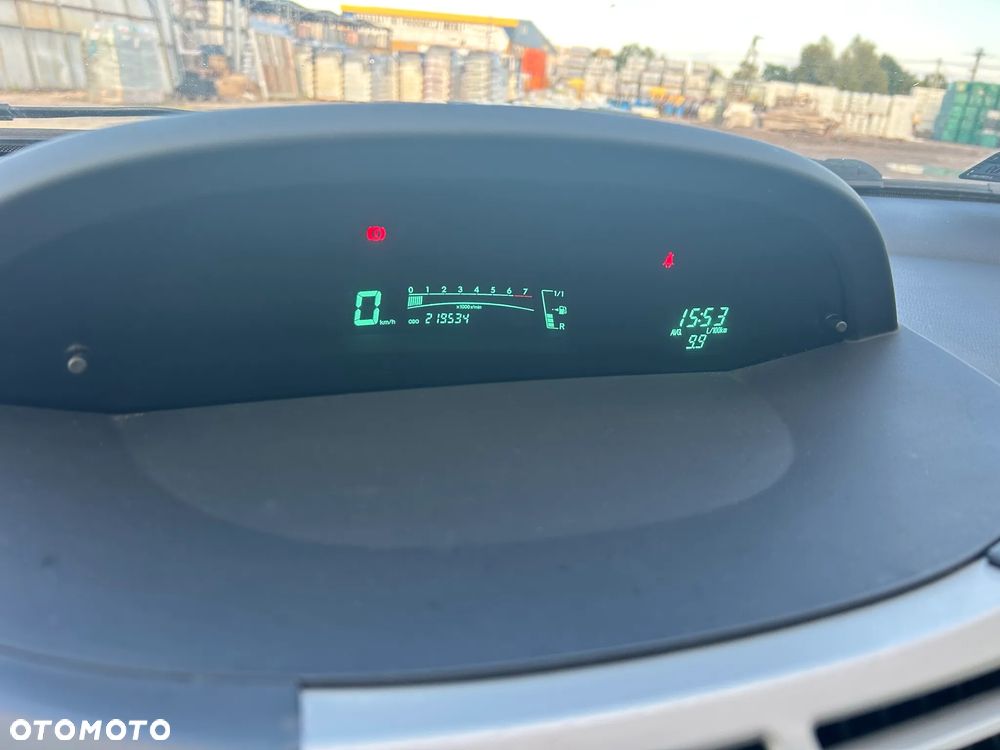 Toyota Yaris 1.3 VVT-i Sol - 26
