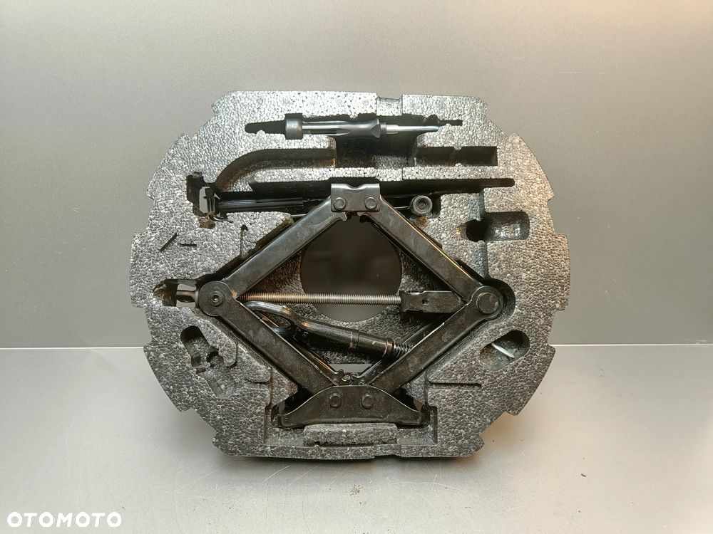 Zestaw koła zapasowego VW Beetle 5C Jetta klucz lewarek 5C0011031C 5C0012115F - 1