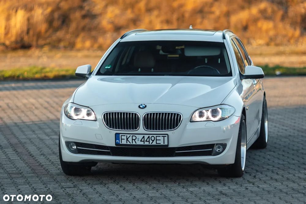 BMW Seria 5 520d Sport-Aut - 2