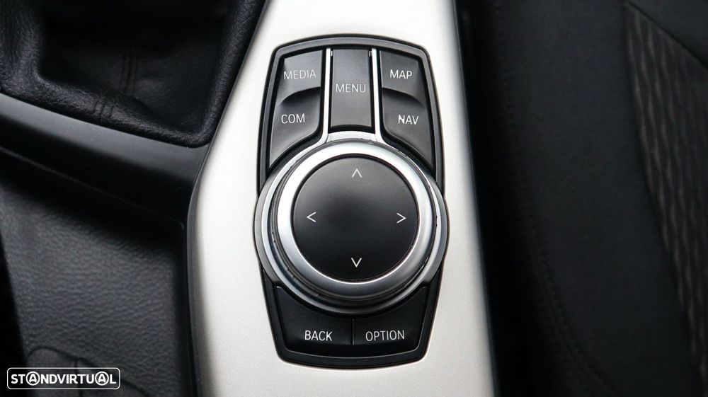 BMW 116 d EDynamics Advantage - 28