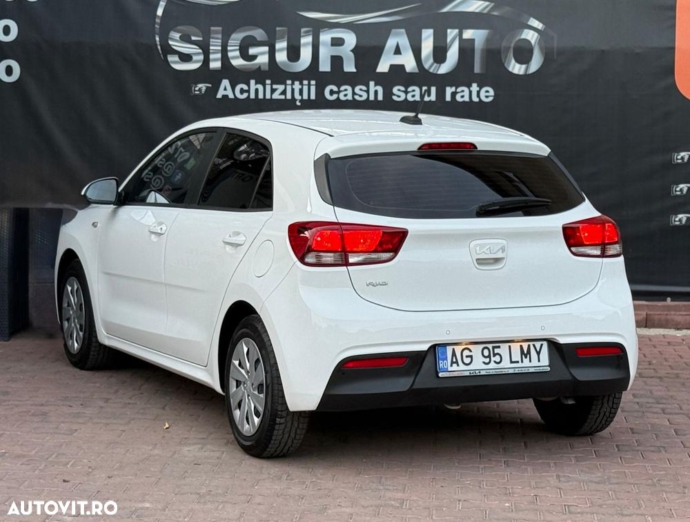 Kia Rio - 4