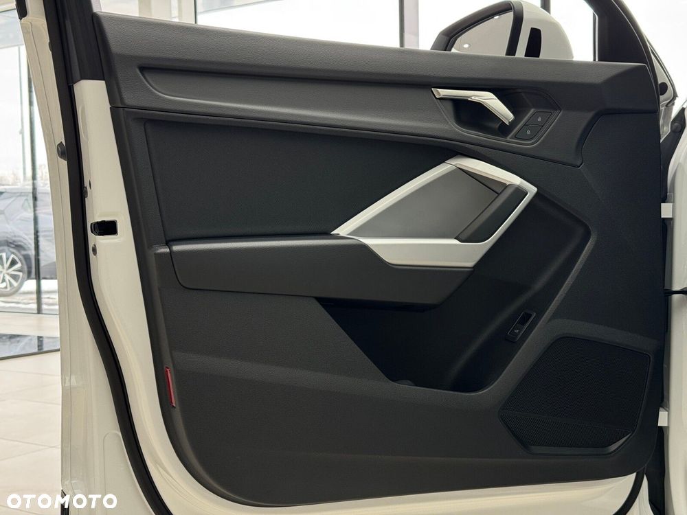 Audi Q3 Sportback - 12