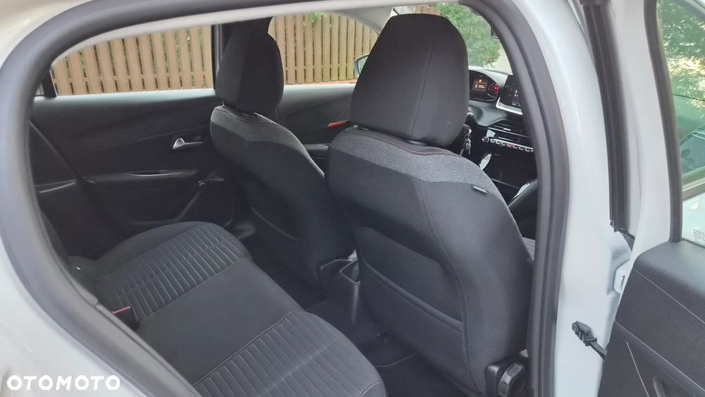 Peugeot 208 - 6