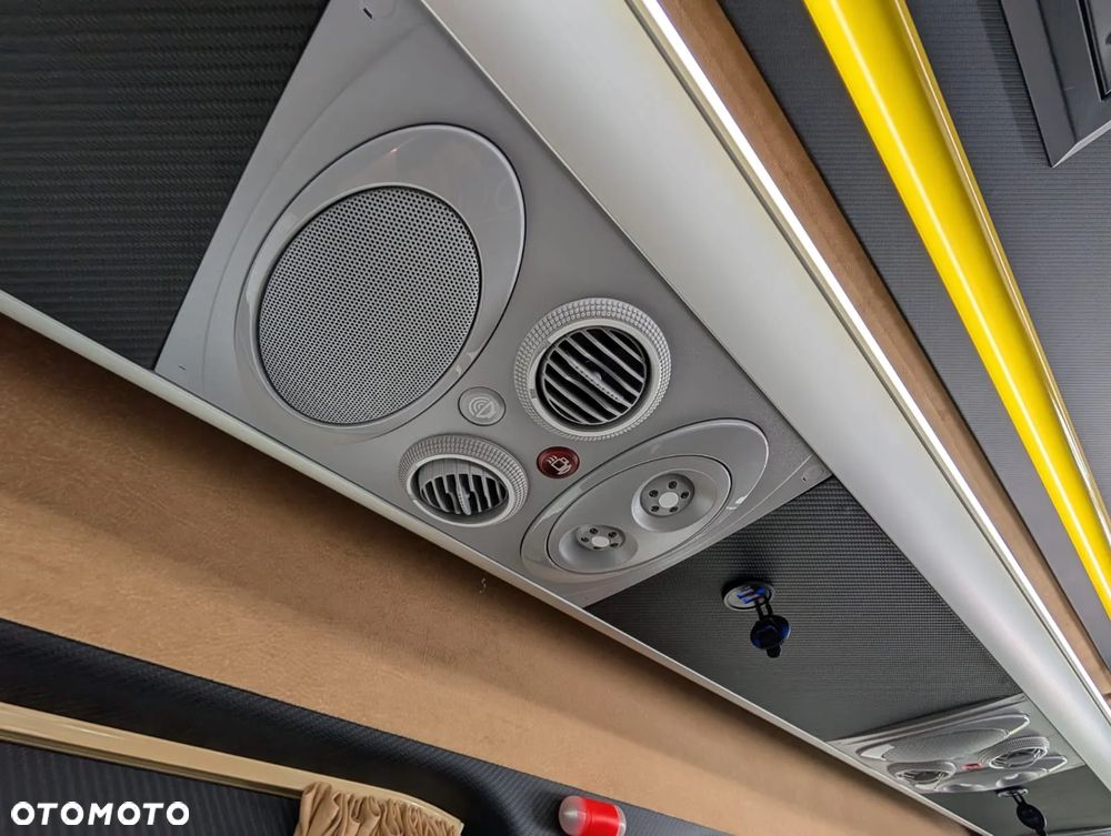 Mercedes-Benz Sprinter 517 - 22