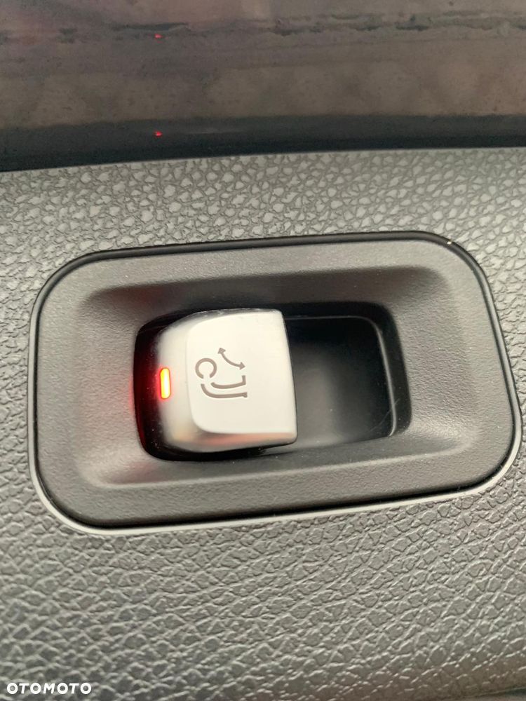 Mercedes-Benz Klasa E 200 d 9G-TRONIC - 30