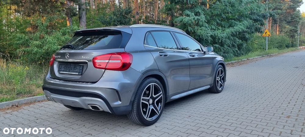 Mercedes-Benz GLA 250 4Matic 7G-DCT AMG Line - 19