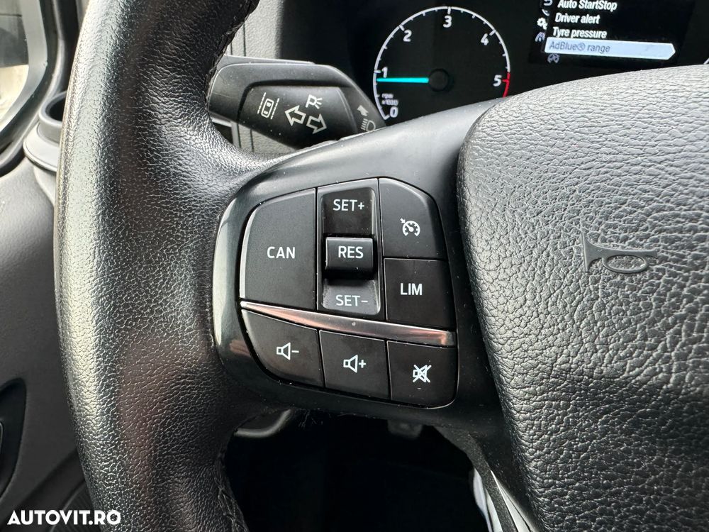 Ford Tourneo Custom 320 L2H1 VA Titanium - 34