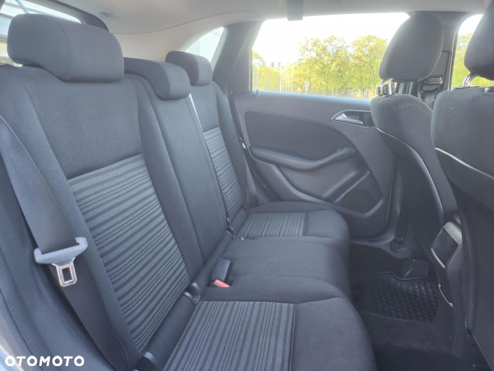 Mercedes-Benz Klasa B 180 (BlueEFFICIENCY) 7G-DCT - 13