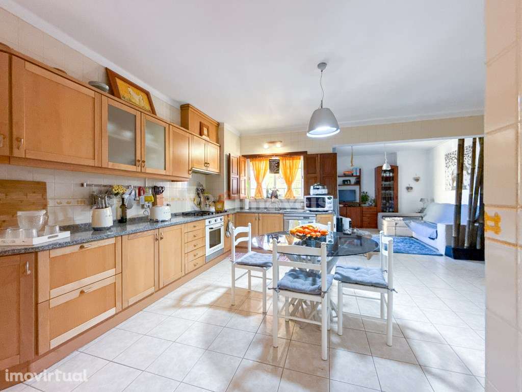 Moradia T4 Abrantes com espaço exterior e garagem - Grande imagem: 2/60