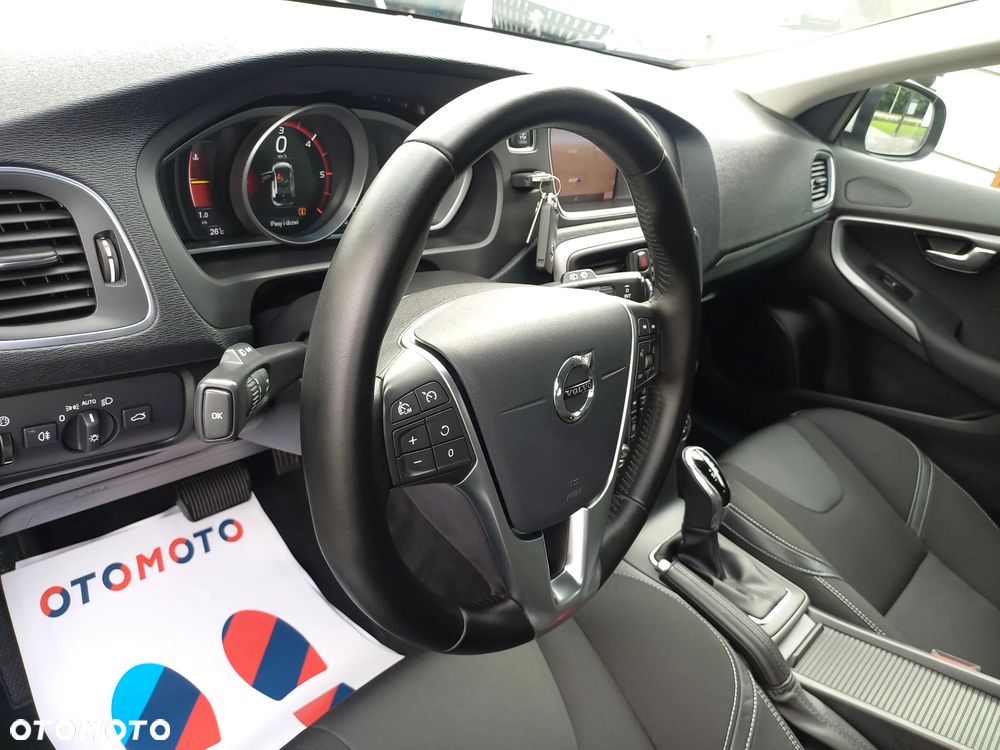 Volvo V40 D2 Momentum - 22