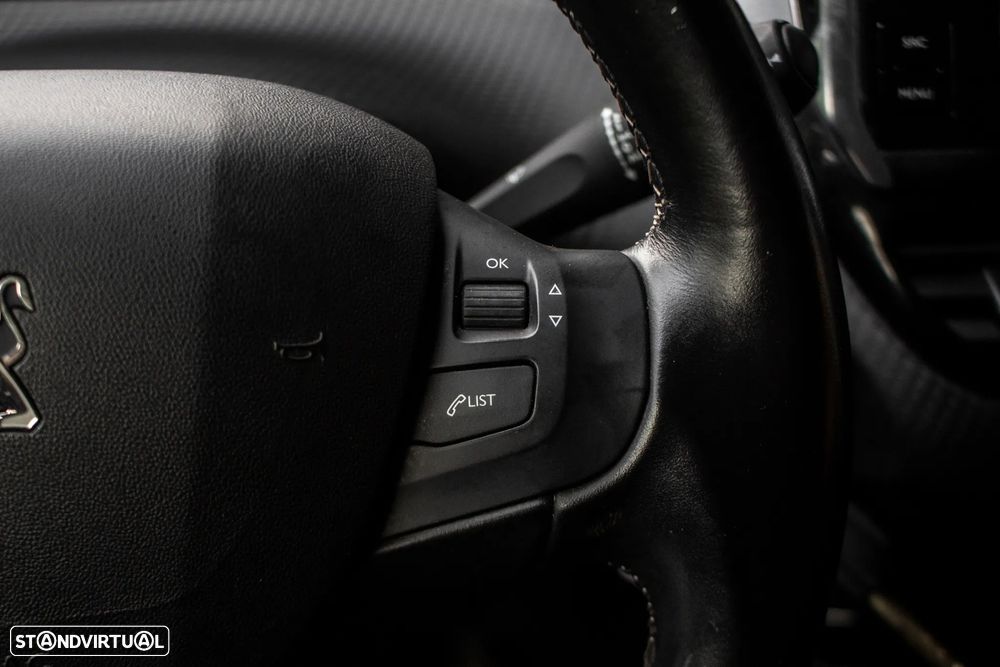 Peugeot 208 1.2 PureTech Active - 15