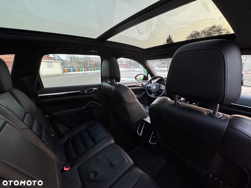 Porsche Cayenne Platinum Edition - 38