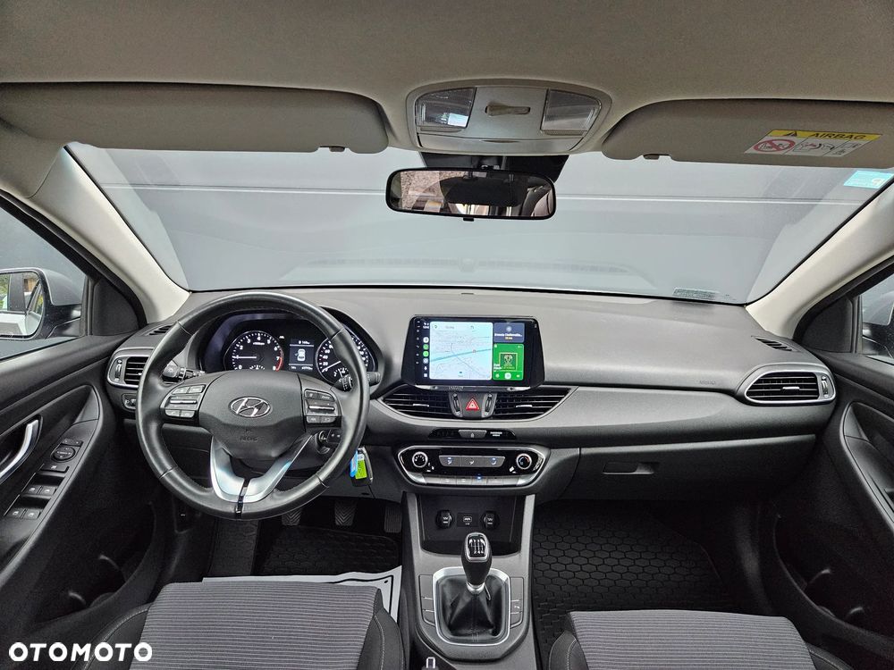 Hyundai i30 1.5 DPI Classic + - 7