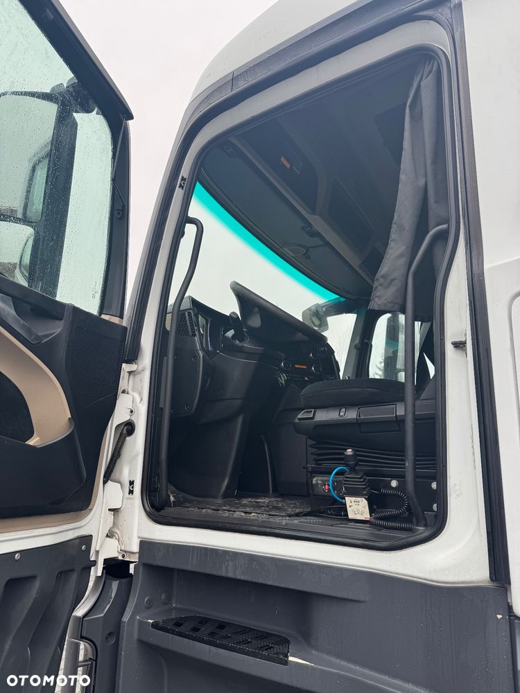 Mercedes-Benz 1845 opony 80% stan bardzo dobry - 15