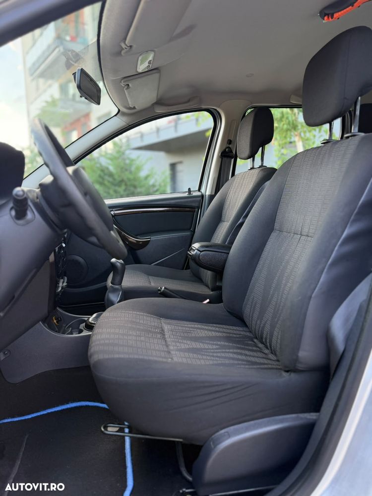 Dacia Duster 1.6 16V 4x2 Laureate - 11