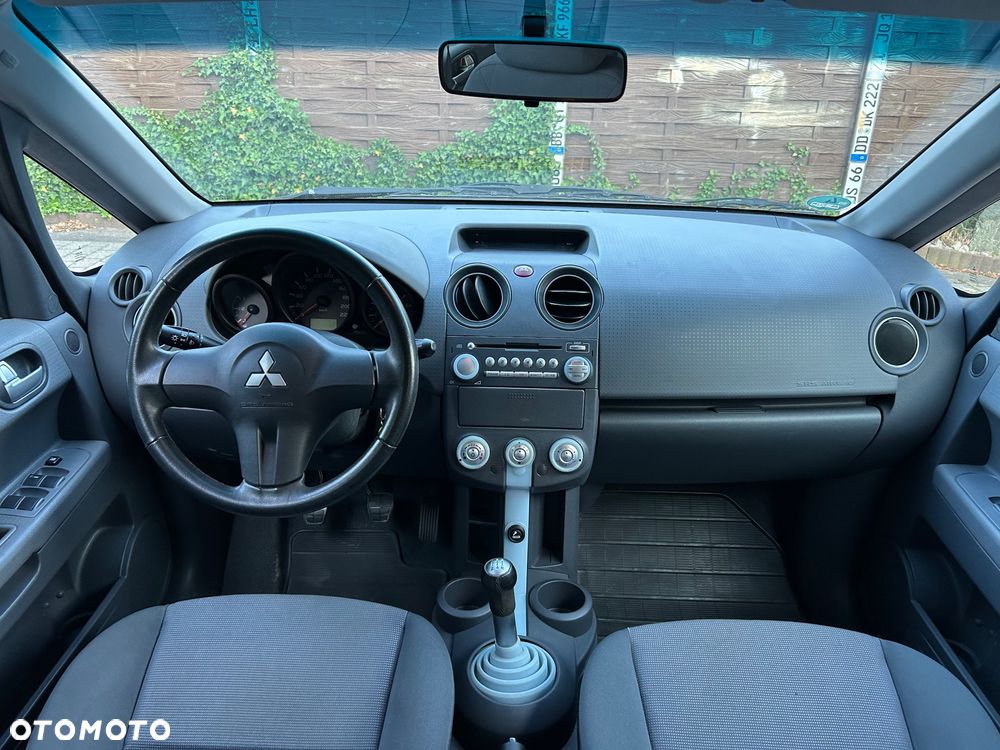 Mitsubishi Colt - 4