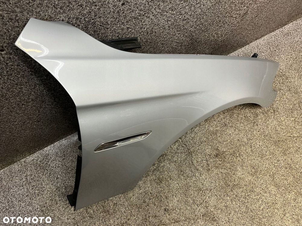 Blotnik prawy przod przedni kierunkowskaz BMW F11 F10 354 srebrny LADNY - 8