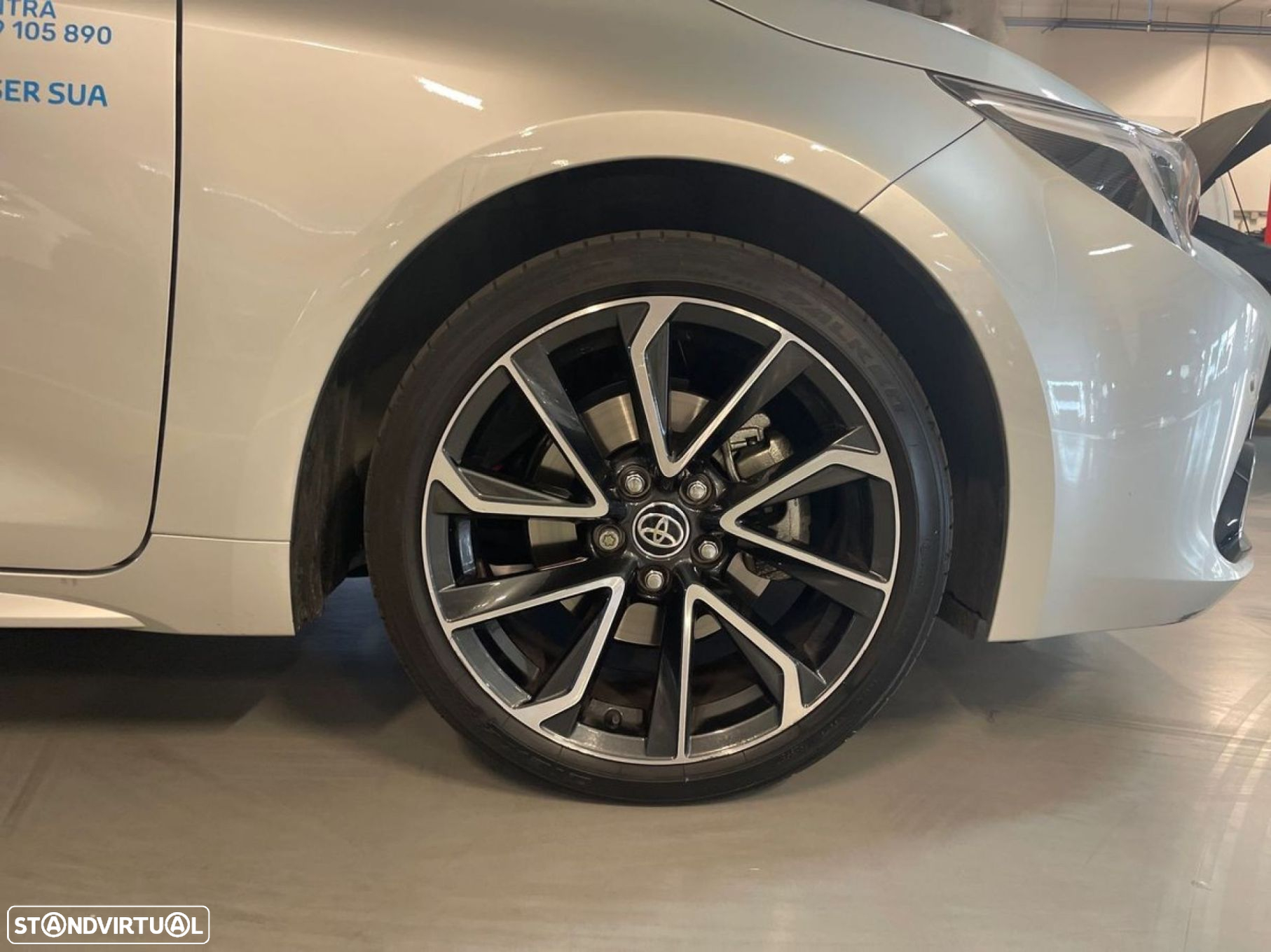 Toyota Corolla 2.0 Hybrid Exclusive - 16
