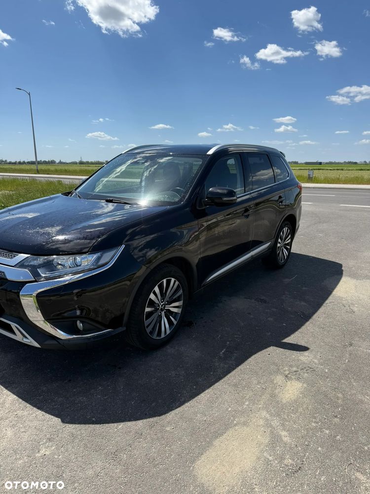 Mitsubishi Outlander 2.0 Instyle + 4WD CVT - 2