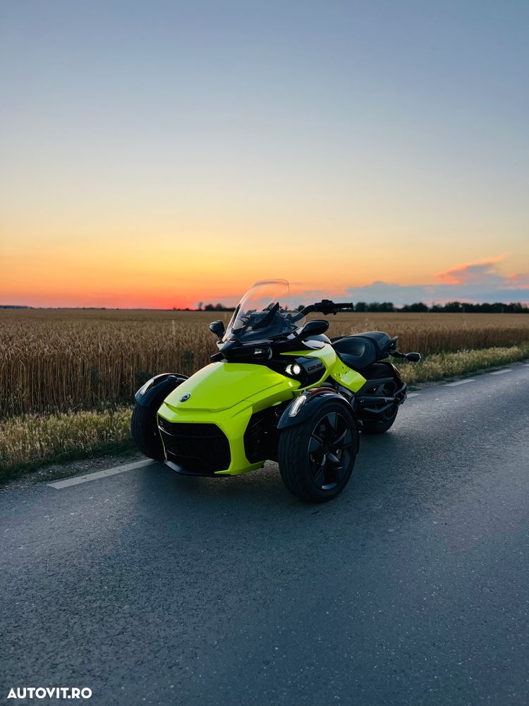 Can-Am Spyder - 1