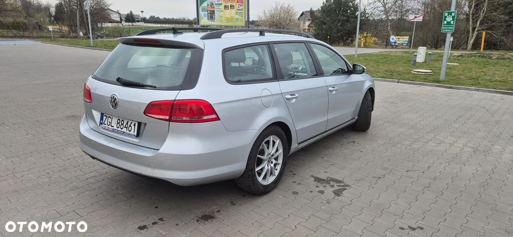 Volkswagen Passat 2.0 TDI DSG Trendline - 4