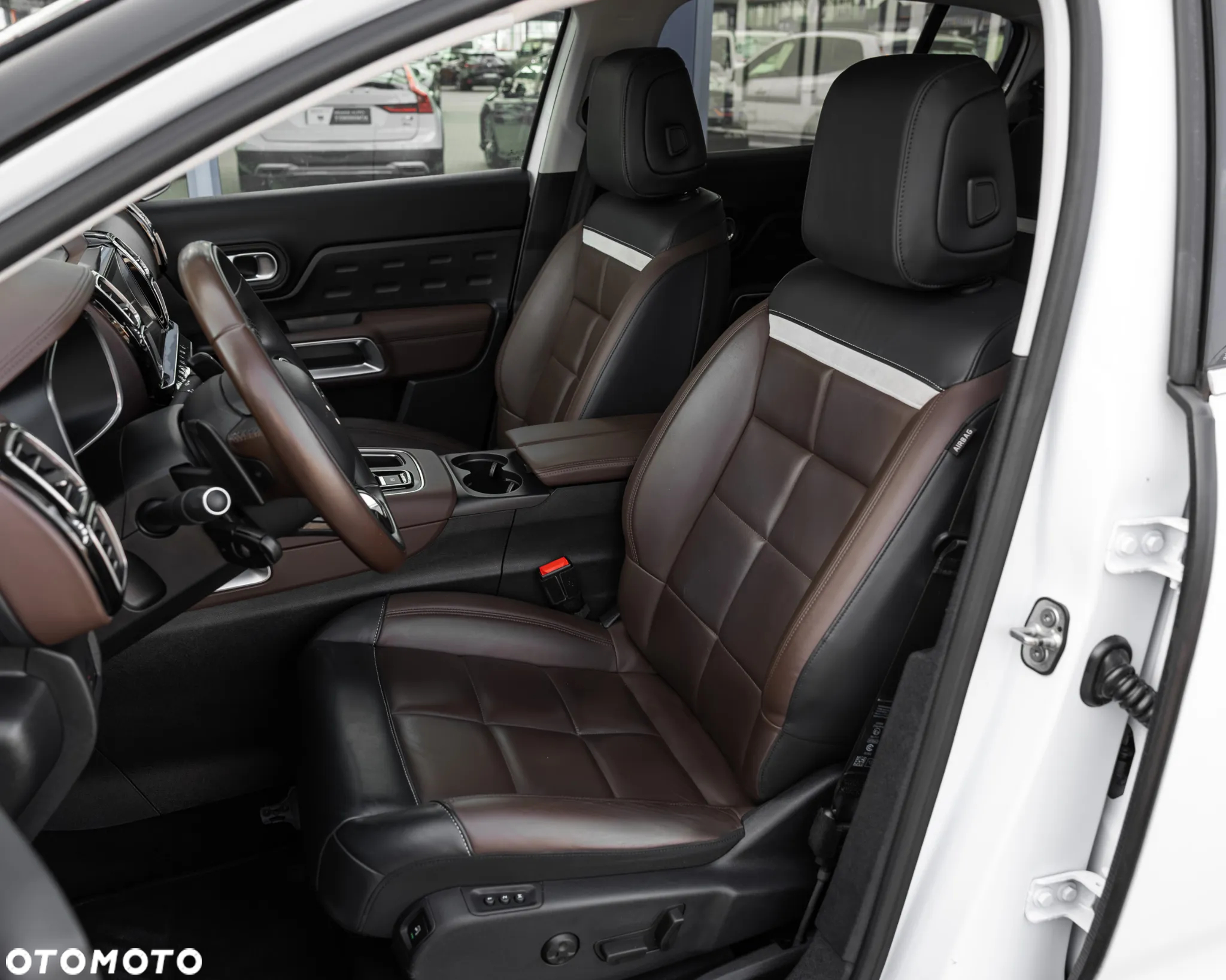 Citroën C5 Aircross 1.6 PureTech Shine EAT8 - 24