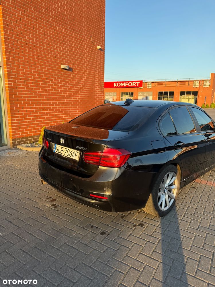 BMW Seria 3 320i xDrive Sport Line - 5