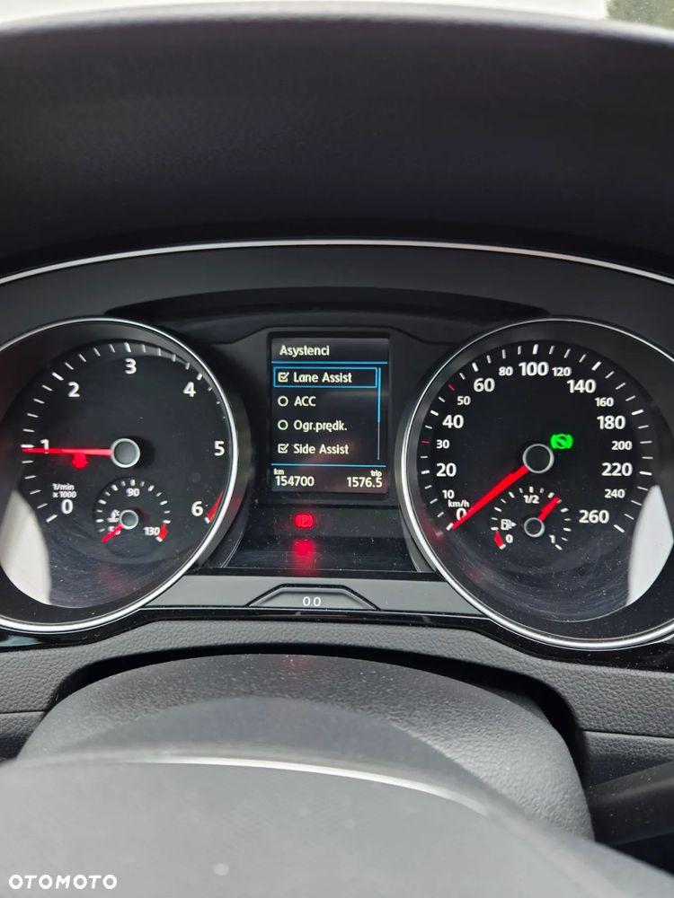 Volkswagen Passat 2.0 TDI SCR DSG Business - 25