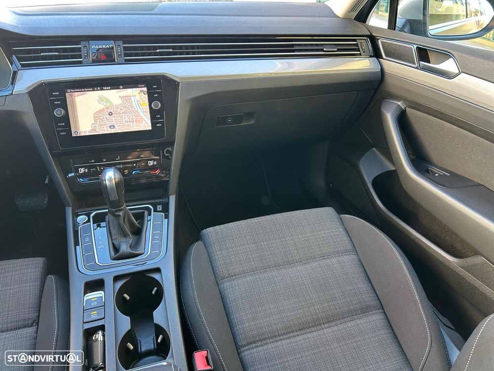 VW Passat Variant 2.0 TDi Business DSG - 21