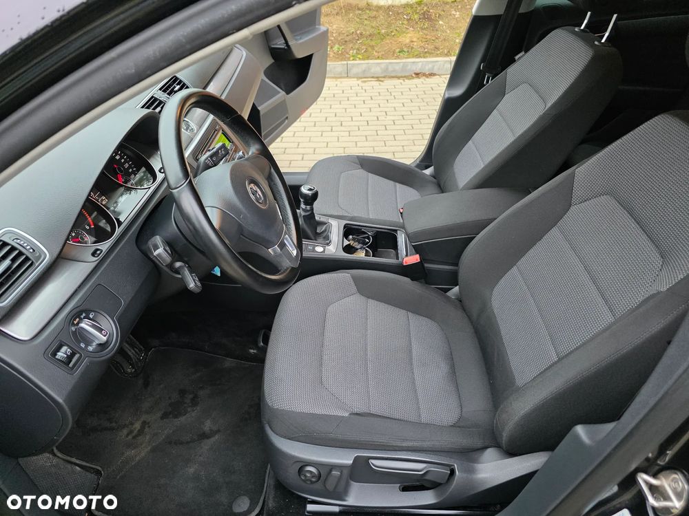 Volkswagen Passat 2.0 TDI Comfortline - 30