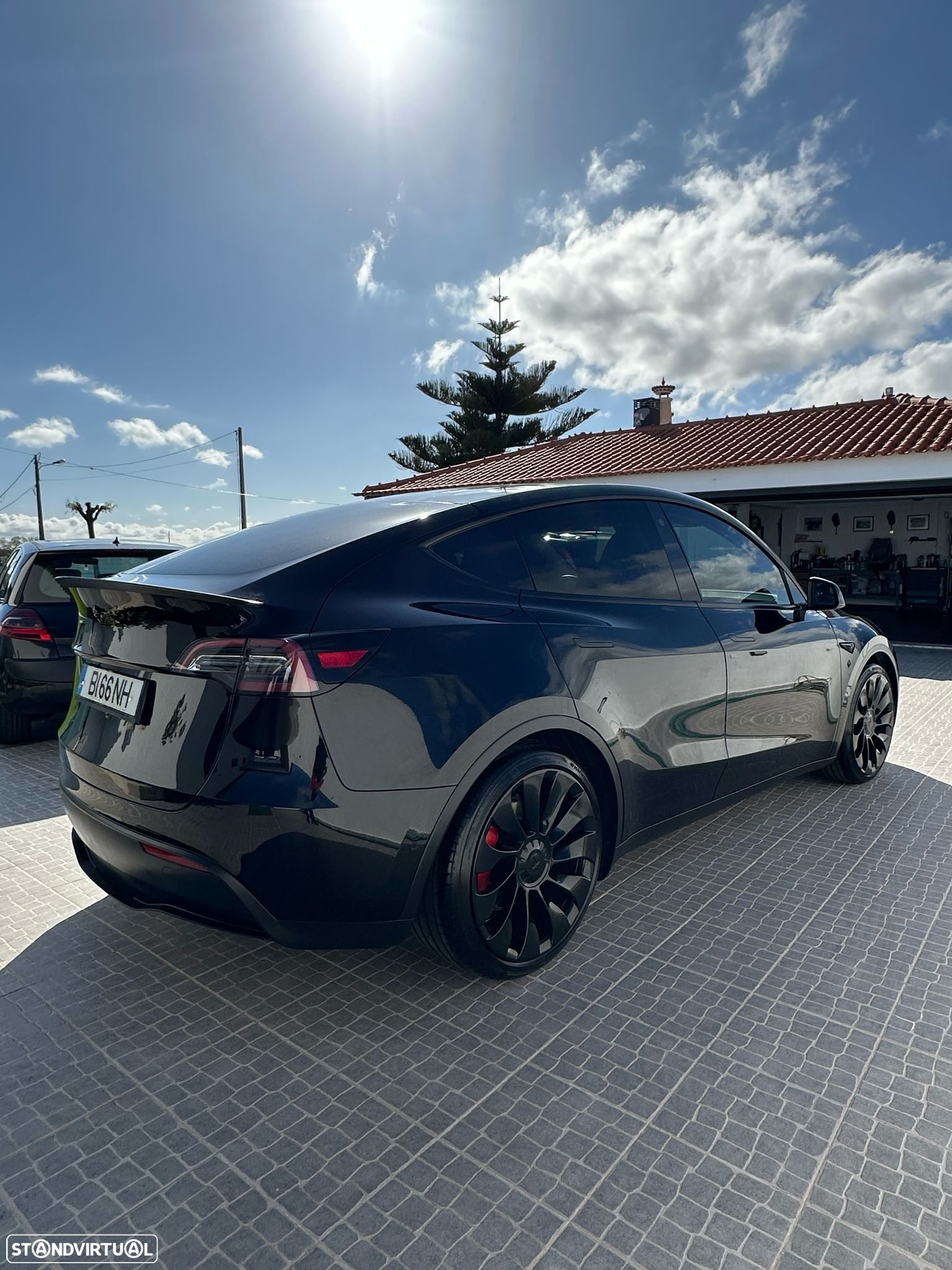Tesla Model Y Performance Dual Motor AWD - 2