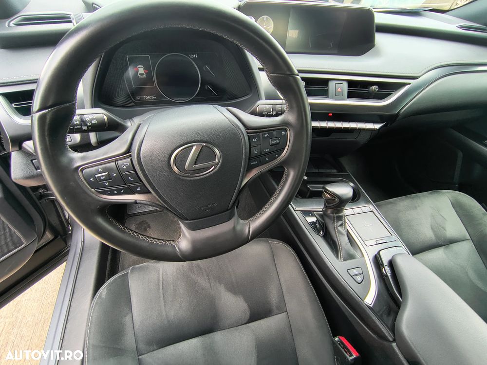 Lexus UX 250h Business Edition - 34