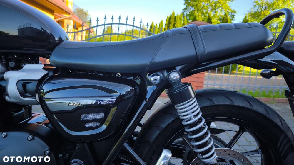 Triumph Street Twin - 28