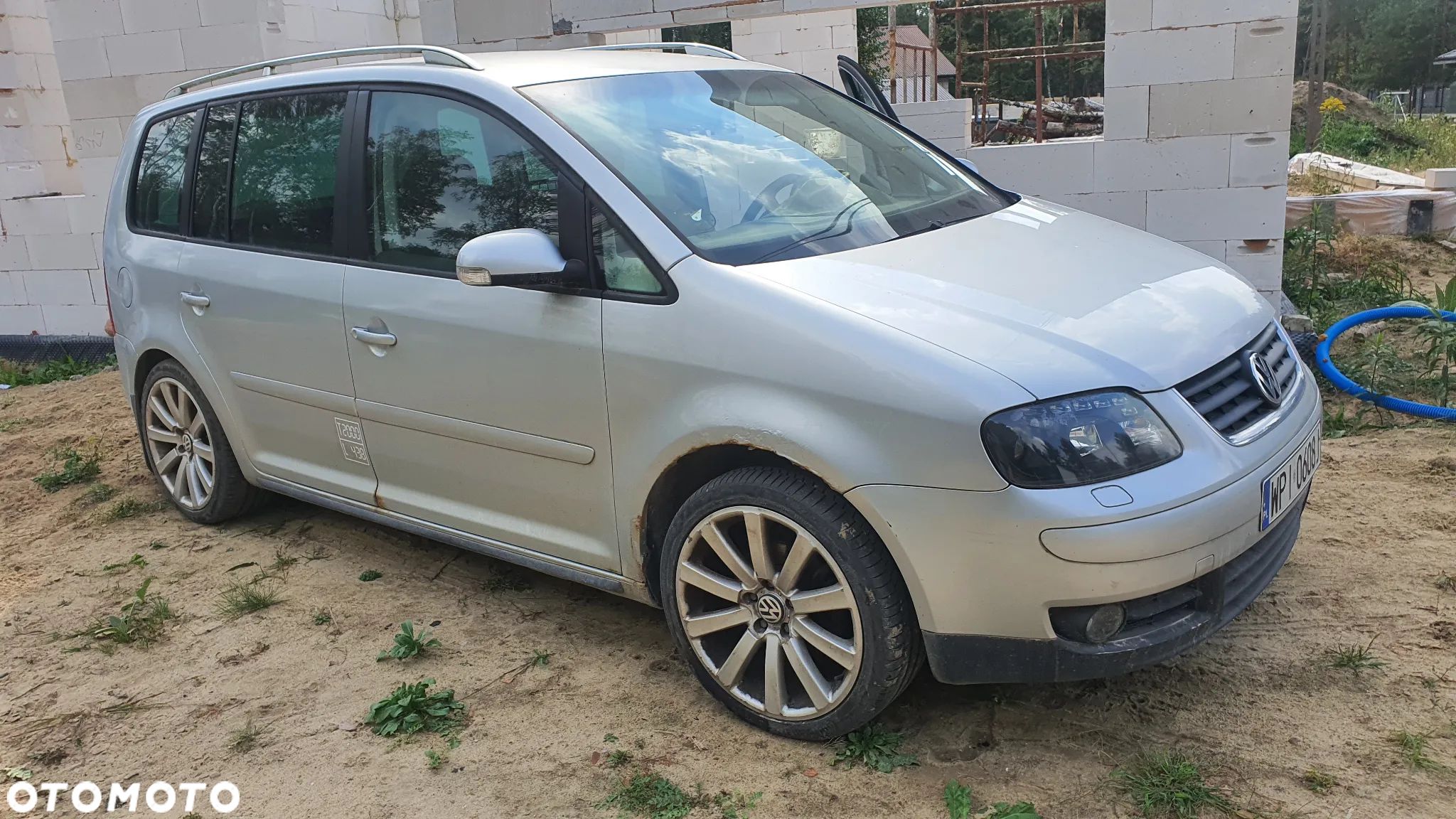 Volkswagen Touran - 1