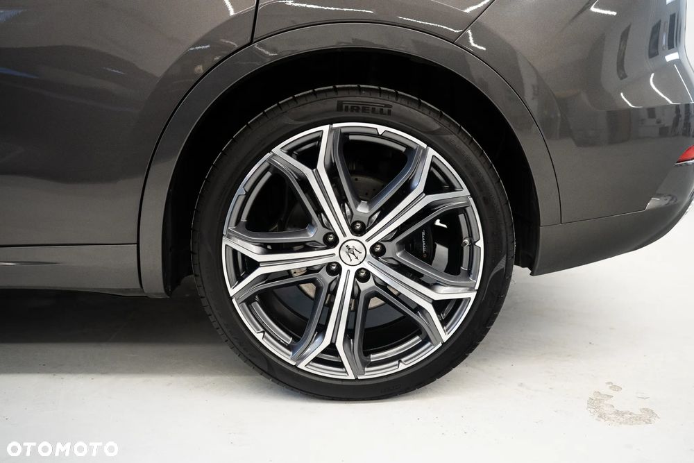 Maserati Levante S Granlusso - 12