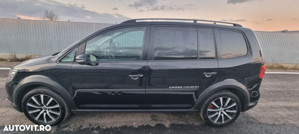 Volkswagen Touran 2.0 TDI DPF DSG Cross - 6