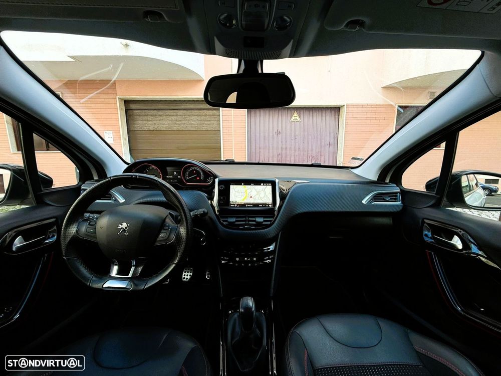 Peugeot 2008 1.2 PureTech GT Line - 21