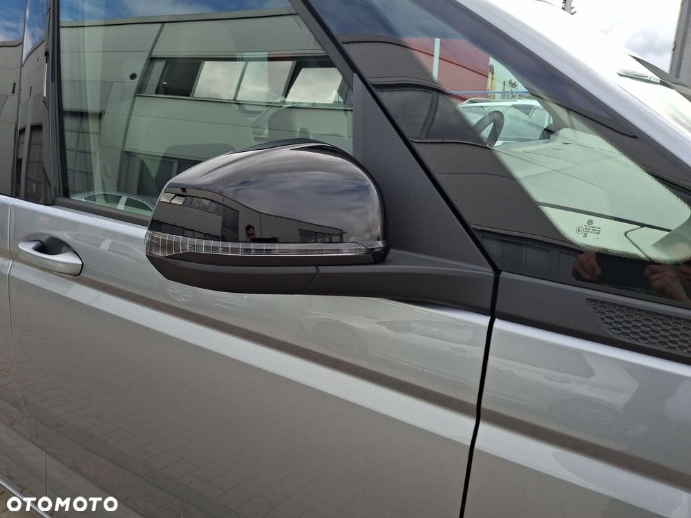 Volkswagen Multivan - 12