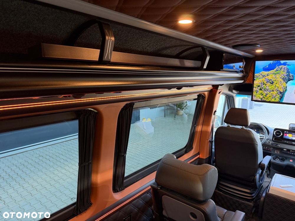 Mercedes-Benz Sprinter - 23