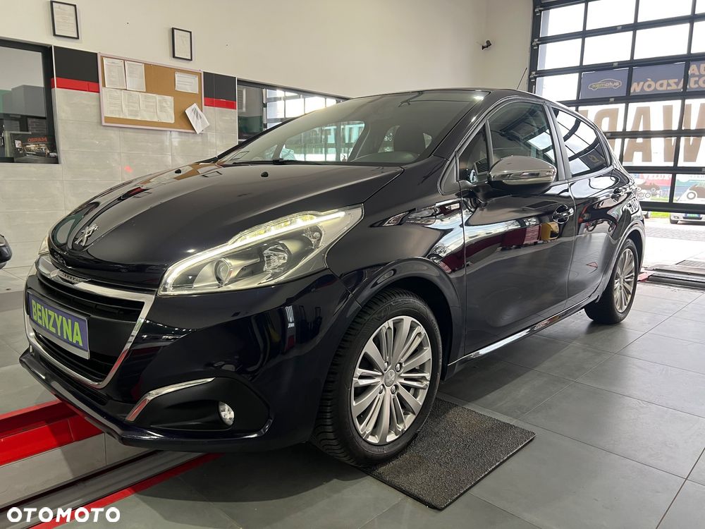 Peugeot 208 - 1