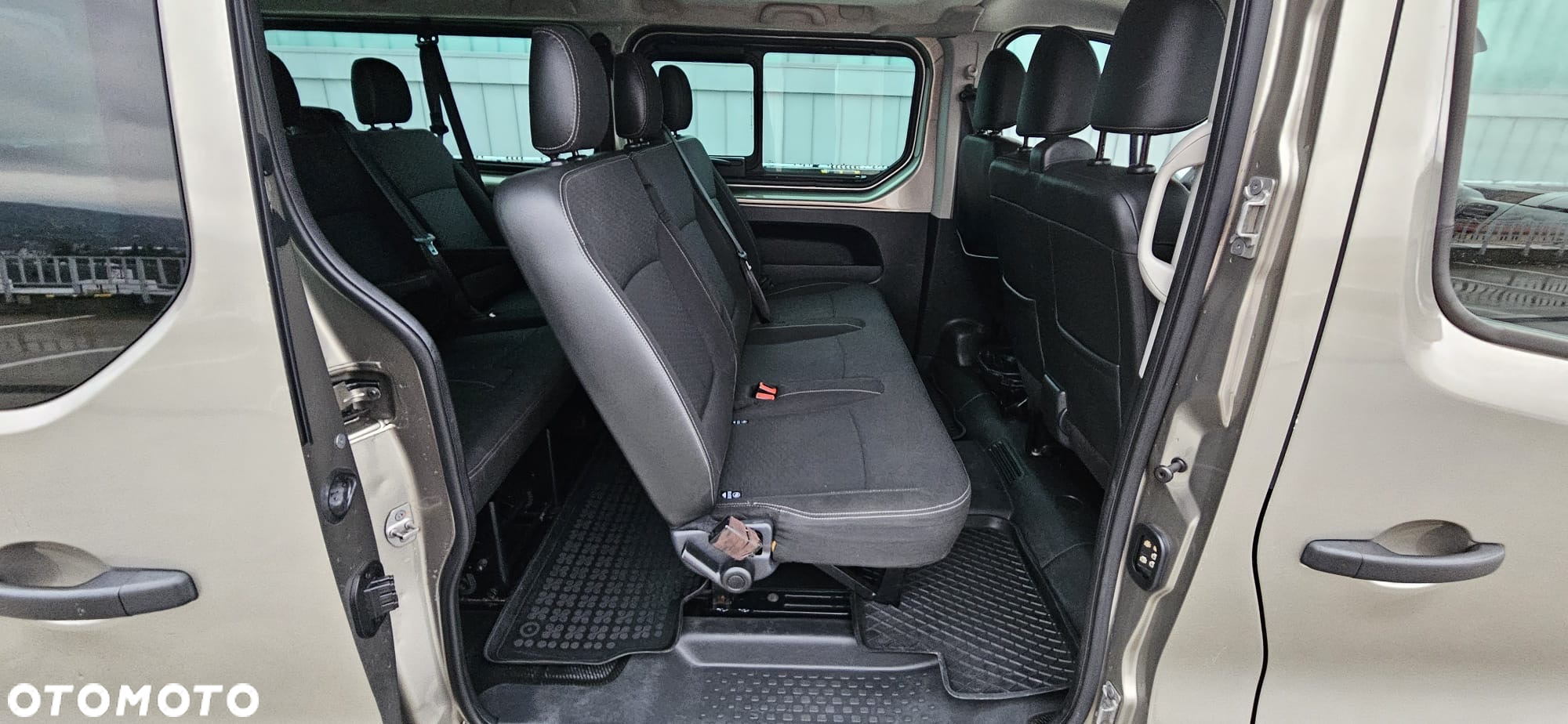 Opel Vivaro - 26