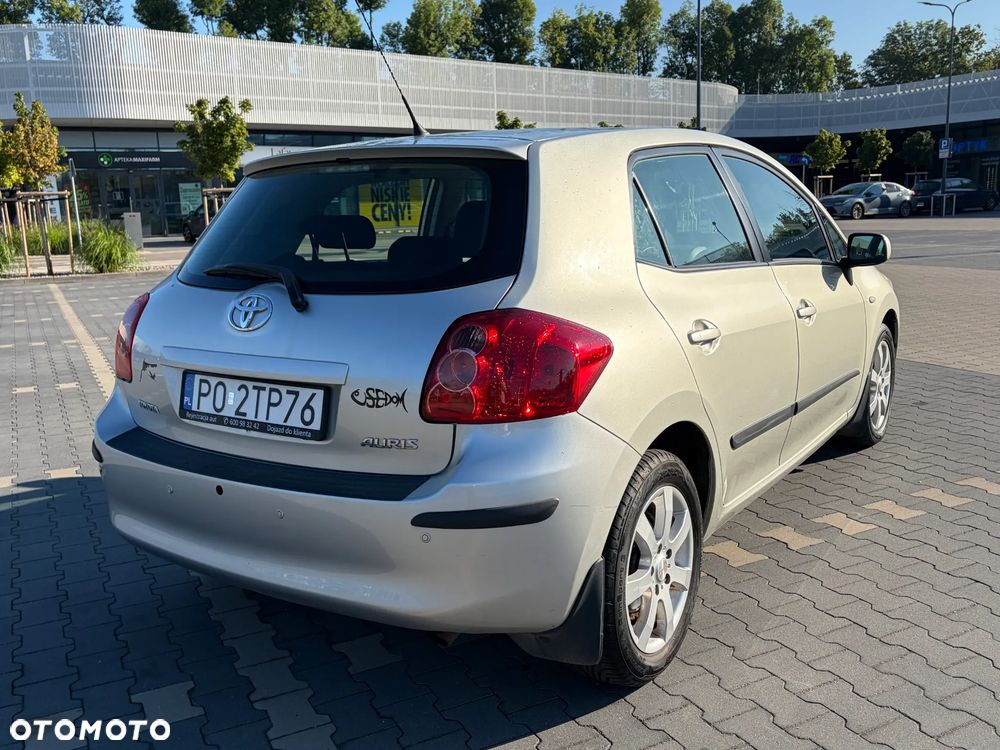 Toyota Auris 1.6 VVT-i Executive - 10