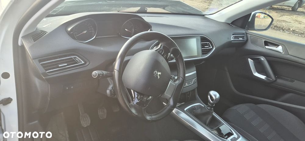 Peugeot 308 1.2 PureTech Active S&S - 22