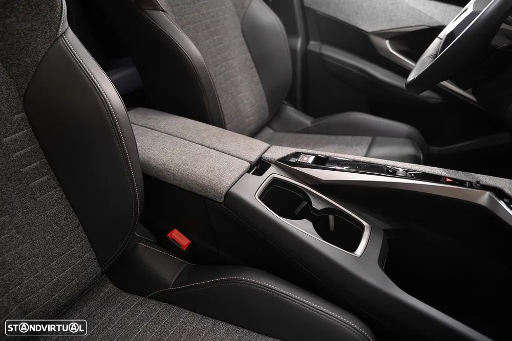 Peugeot 5008 1.2 Hybrid Allure e-DCS6 - 22