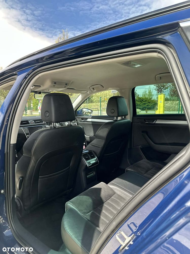 Skoda Superb 2.0 TDI Premium Edition - 12