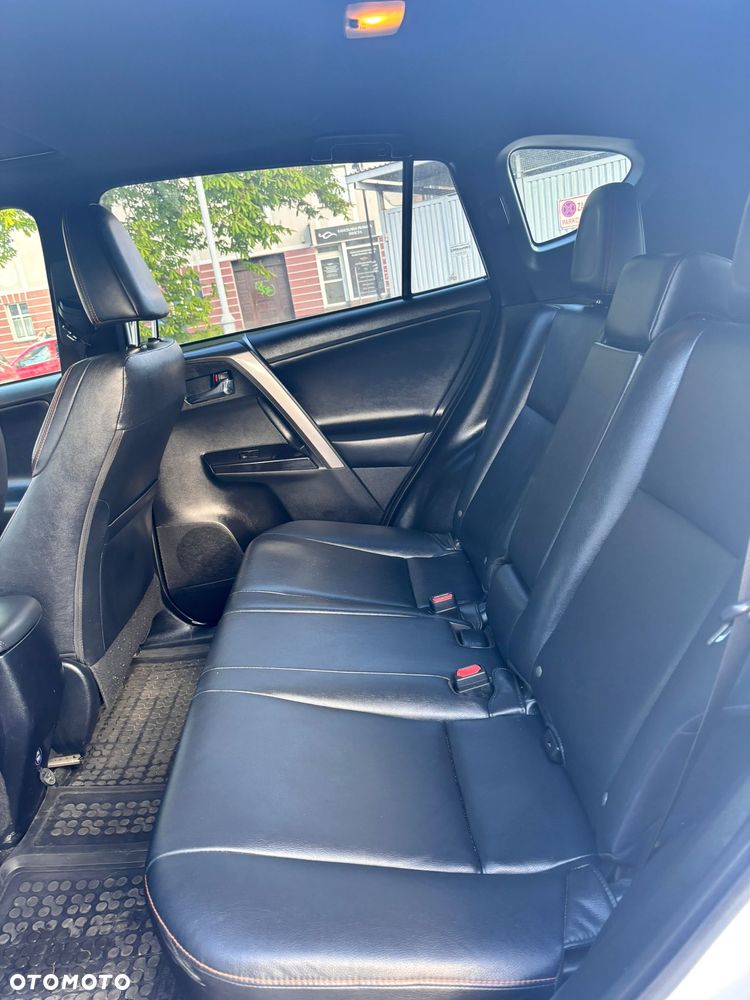 Toyota RAV4 - 9