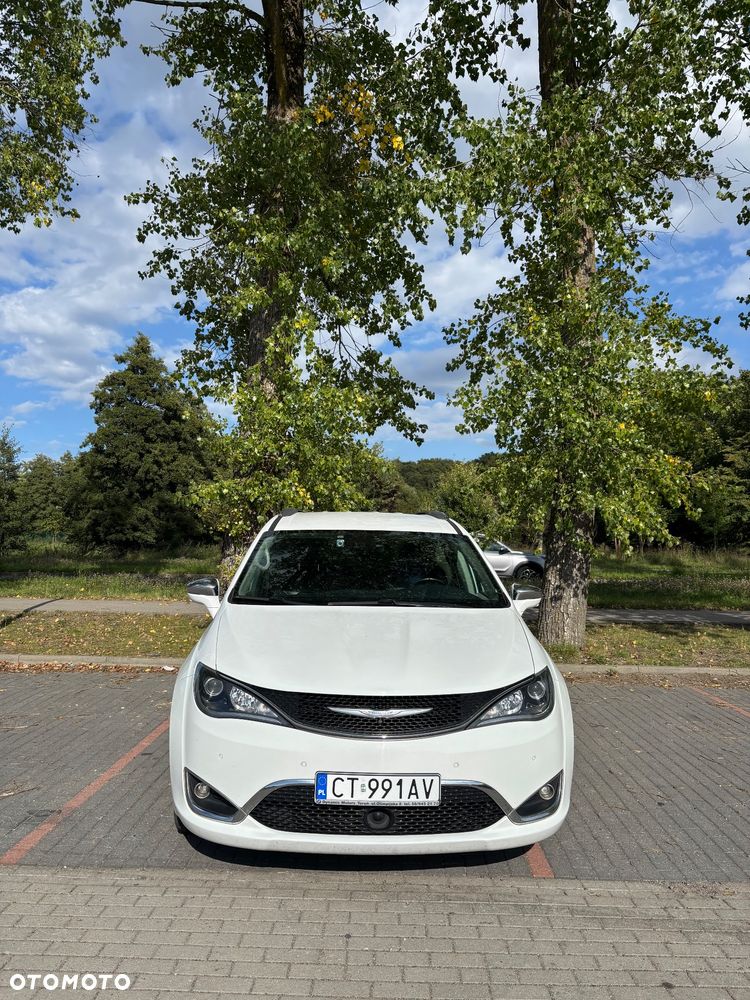 Chrysler Pacifica - 8