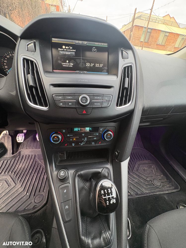 Ford Focus 1.0 EcoBoost ST-Line - 9