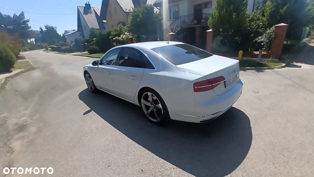 Audi A8 4.2 TDI DPF (clean diesel) quattro tiptronic - 38